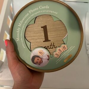 Kate & Milo Monthly Milestone Photo Cards - Flower Wooden Brown New